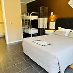 Guest house Casa Pinha 3*